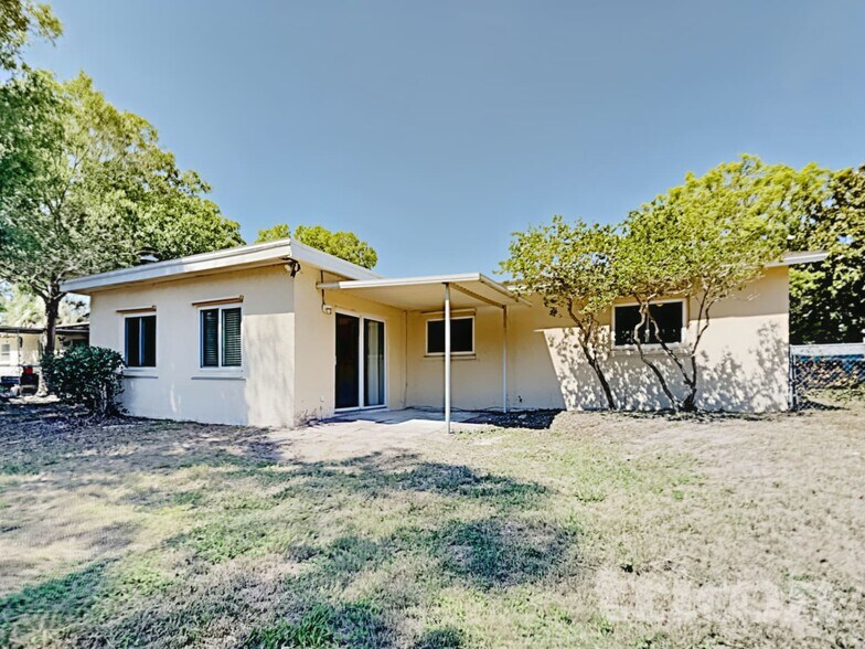 Building Photo - 12293 103rd St N