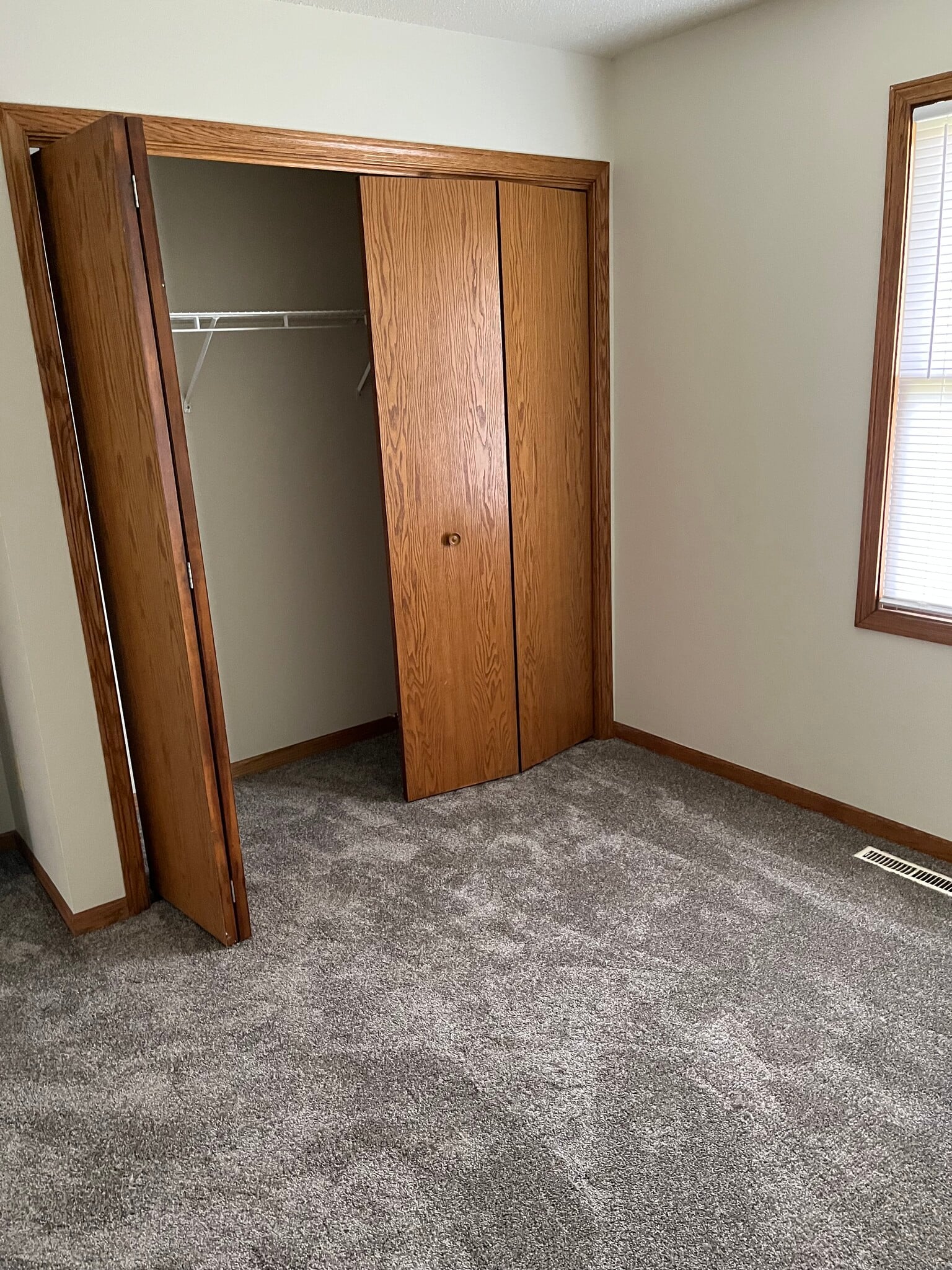 Upstairs 2nd bedroom - 2207 Oakleaf St