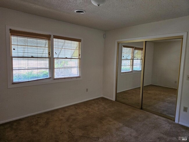 Building Photo - 2829 Redwood Rd