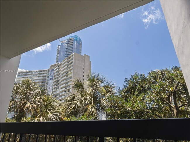 Building Photo - 2333 Brickell Ave