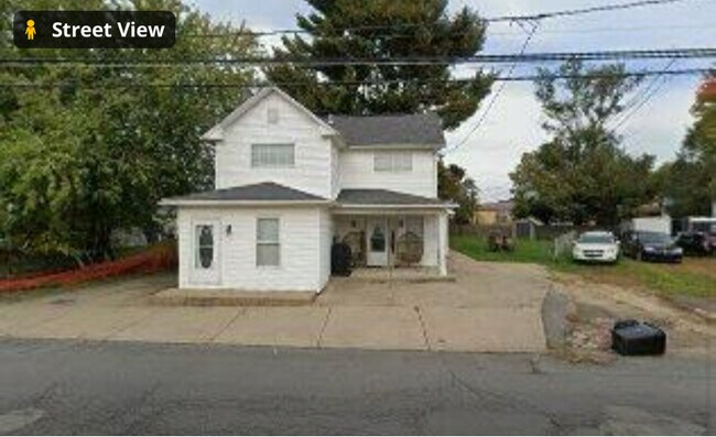Building Photo - 413 Stephenson St