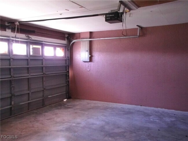 Building Photo - 3912 9th St SW
