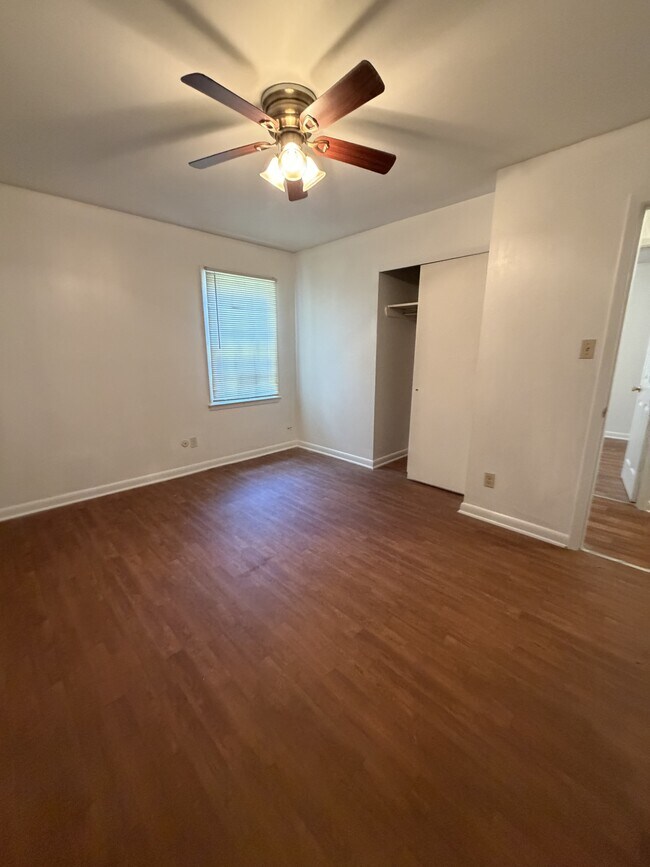 Building Photo - 520 Mimosa Pl