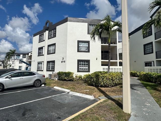 Building Photo - 9715 Fontainebleau Blvd