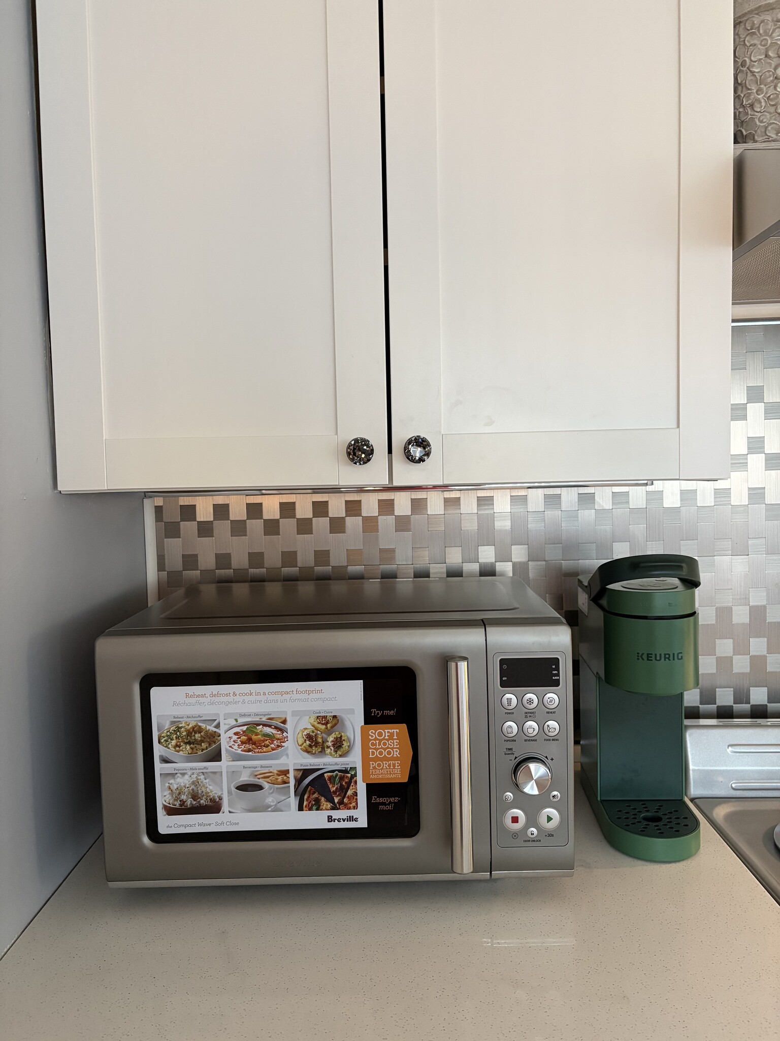Brand New Microwave - 454 Racine Dr
