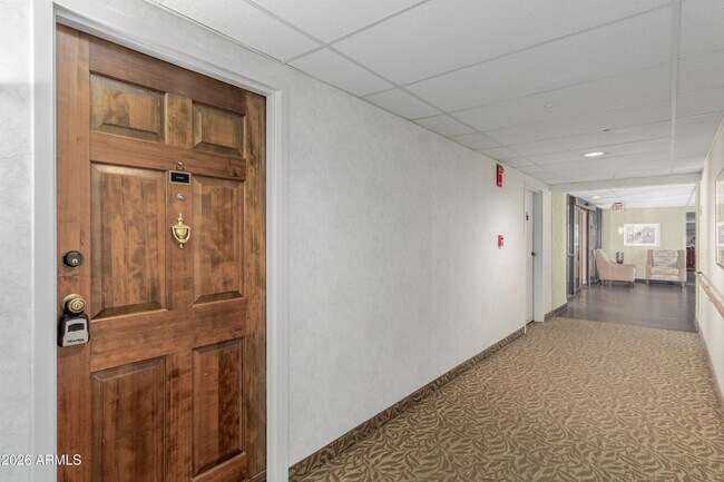 Building Photo - 10330 W Thunderbird Blvd