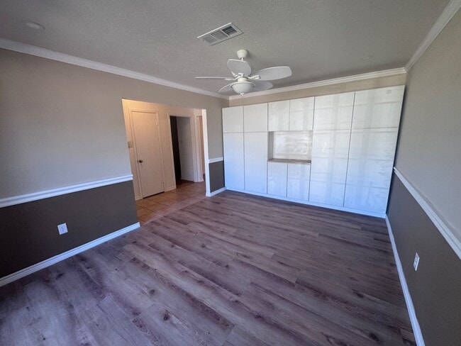 Building Photo - 2006 Seagate Ln