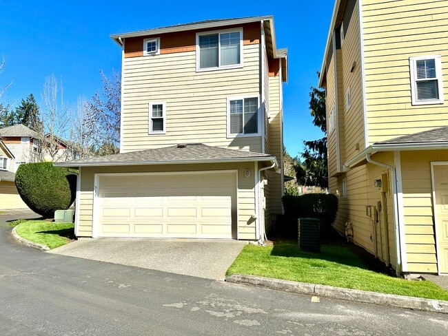 Building Photo - 3bd/2.5ba Sammamish Townhouse
