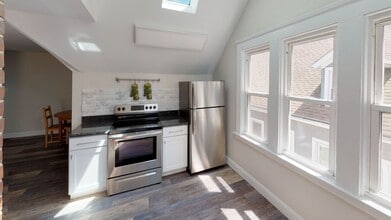 Building Photo - Beautiful Two Bedroom Apartment For Rent