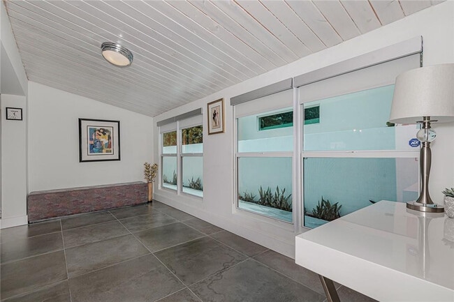 Building Photo - 3321 NE 18th St