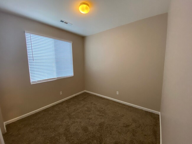 Building Photo - Sky Vista in Stead - Single Story Home wit...
