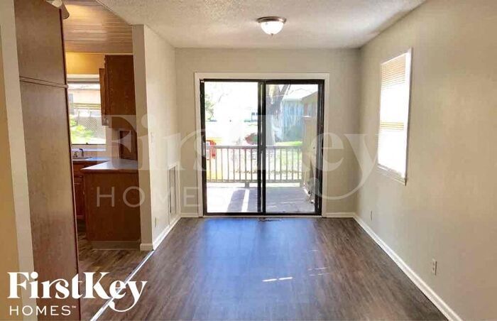 Building Photo - 8101 Willow Way
