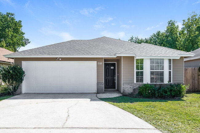 Building Photo - 2011 Cardiff Ln