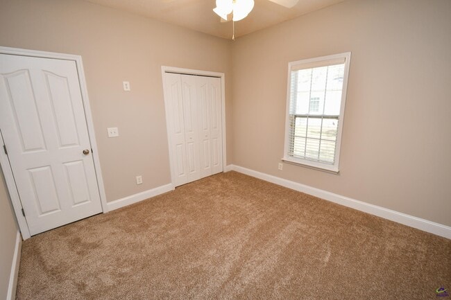 Building Photo - 104 Newport Ave