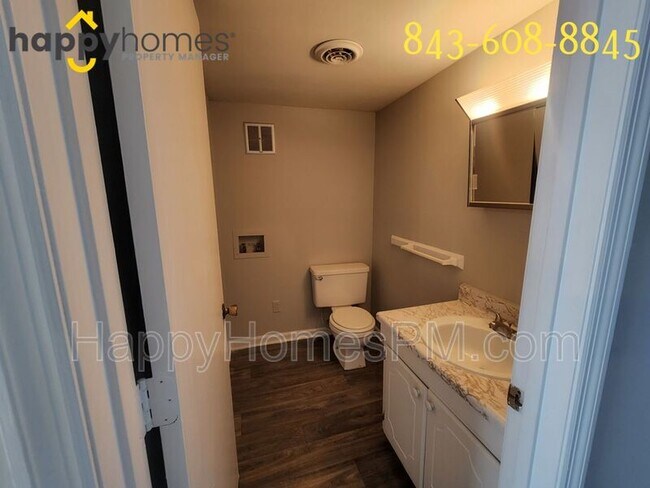 Building Photo - 921 Nabors Dr