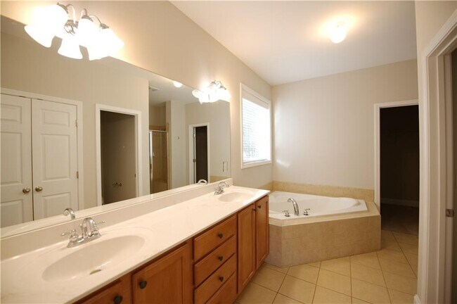 Building Photo - 4330 Granby Cir