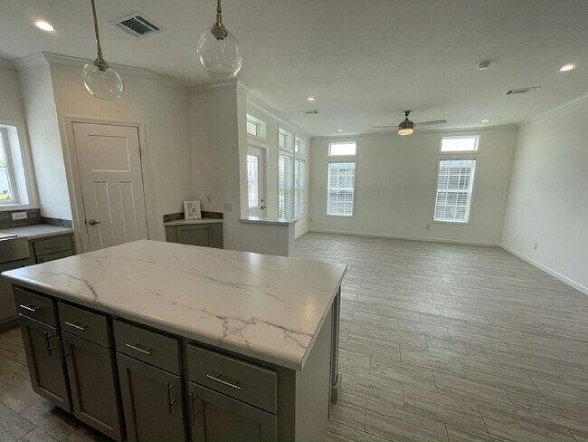 Building Photo - 34866 Silver King Dr