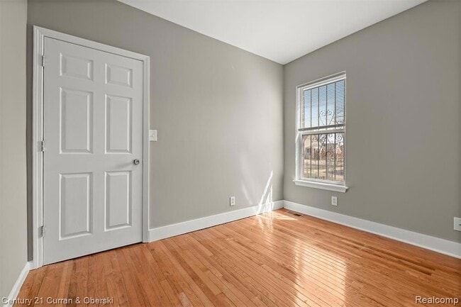 Building Photo - 1409 N Green St