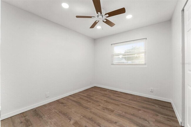 Building Photo - 2203 Nottingham Rd