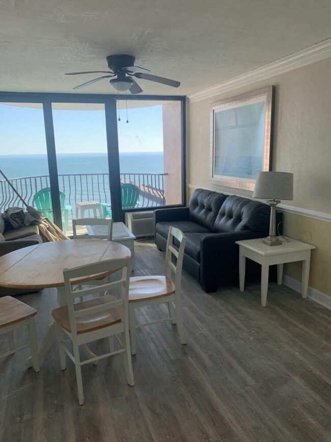 Building Photo - 2406 N Ocean Blvd