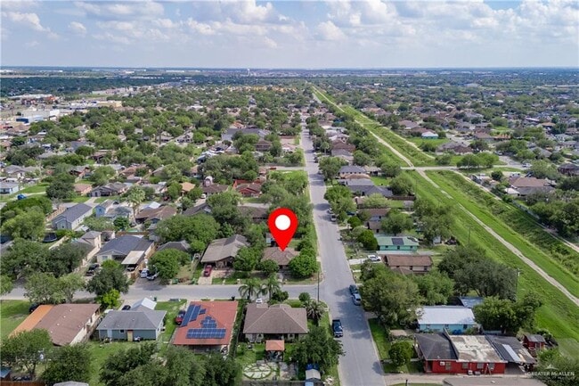 Building Photo - 129 W Falcon Ave