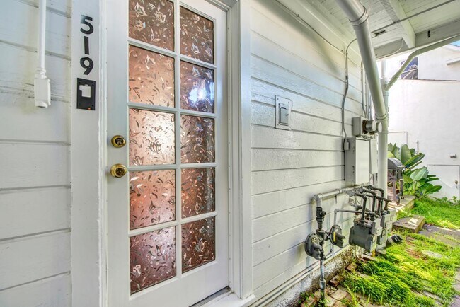 Building Photo - 519 Virginia St