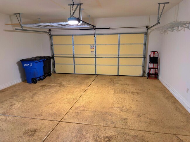 Building Photo - 737 E Charlevoix Ave