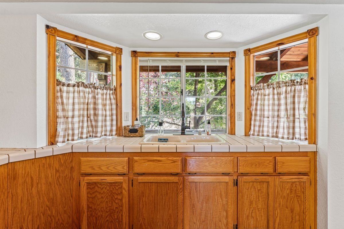 Building Photo - 31393 Lightfoot Way
