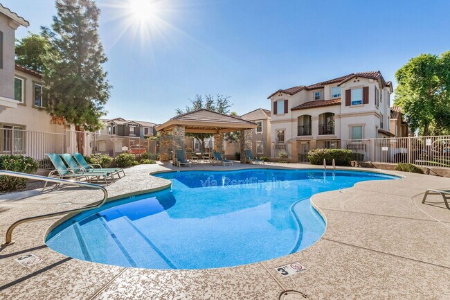 Building Photo - 9233 E Neville Ave