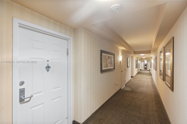 Building Photo - 19501 W Country Club Dr