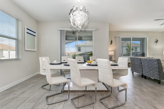 Building Photo - 1561 Flange Dr