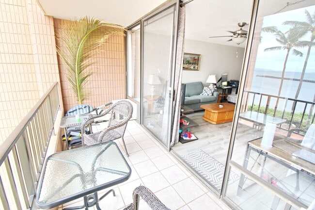 Building Photo - Maalaea Yacht Marina - 3rd Floor right on ...