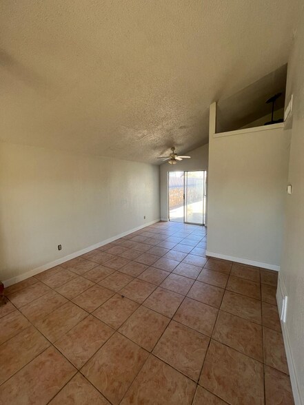 Building Photo - 5937 Sinclair St