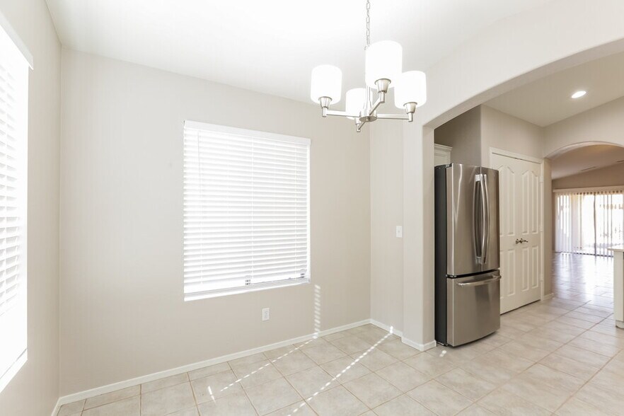 Building Photo - 8556 W Sonora St