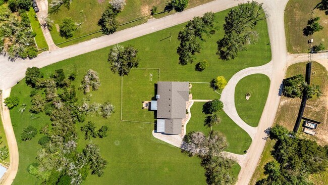 Building Photo - 301 Retha Dr