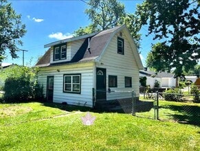 Building Photo - Peaceful 1-Bedroom Retreat with Private Yard