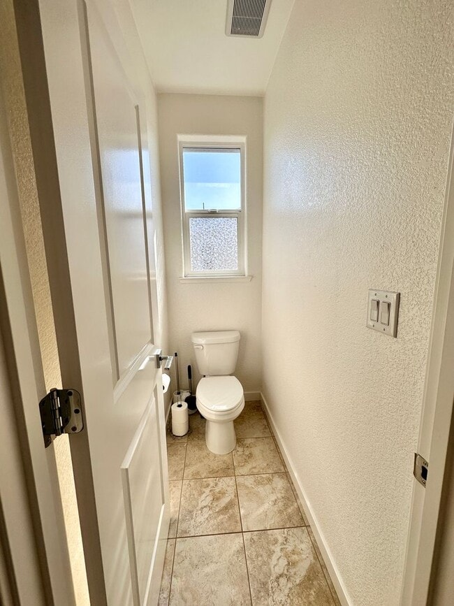 Building Photo - North Natomas Home