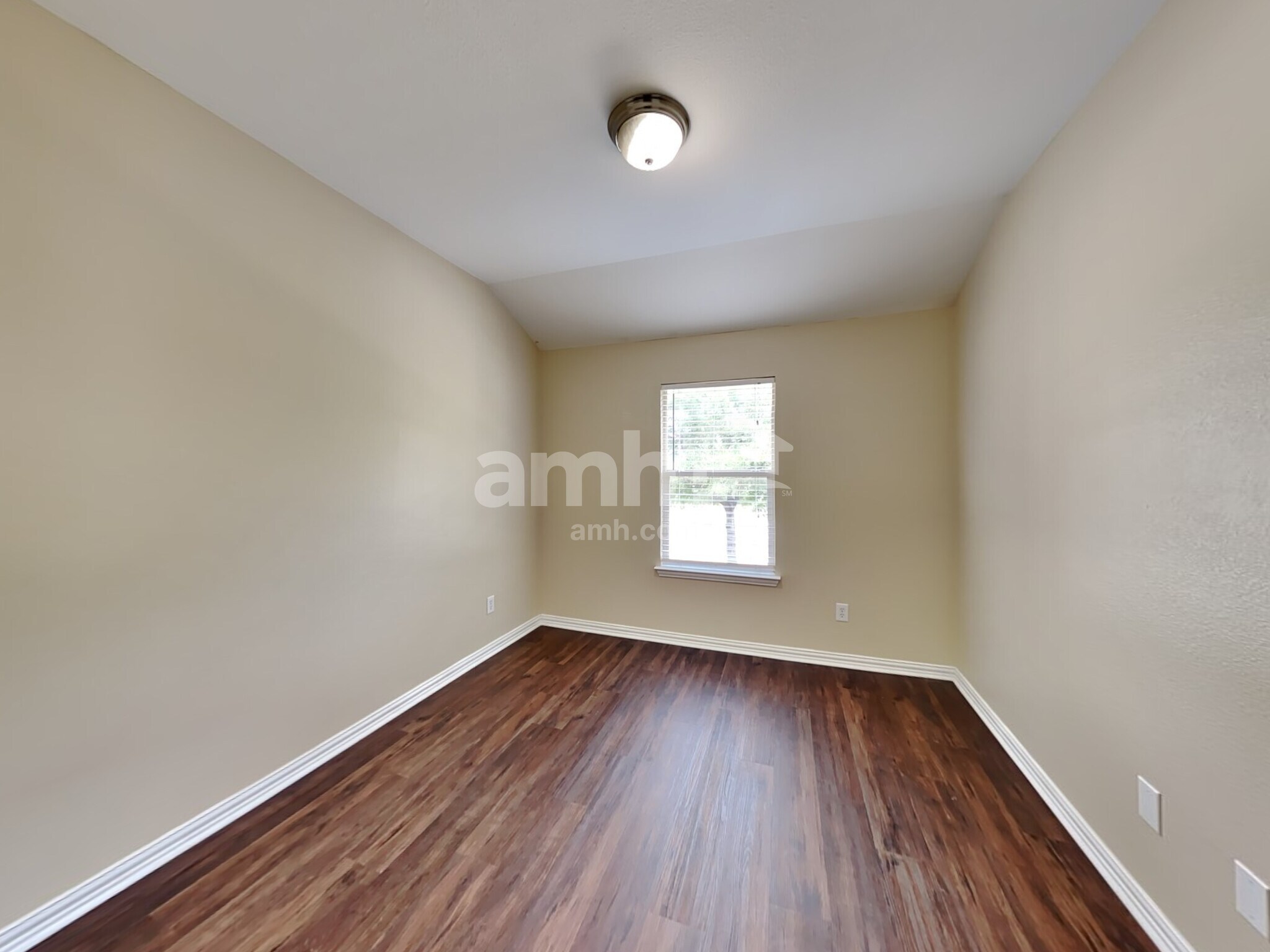 Building Photo - 3706 Boxwood Dr