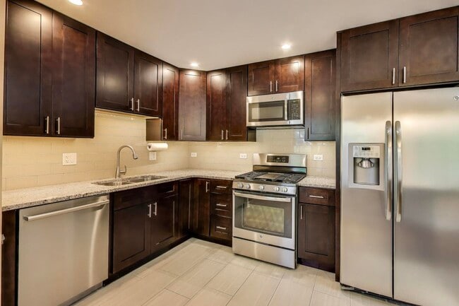 Building Photo - 1422 Dorothy Dr