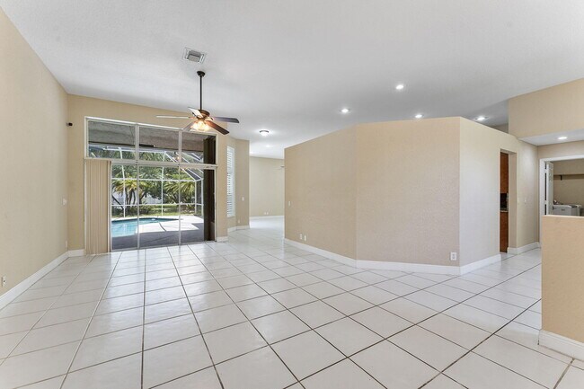 Building Photo - 4868 Kensington Cir