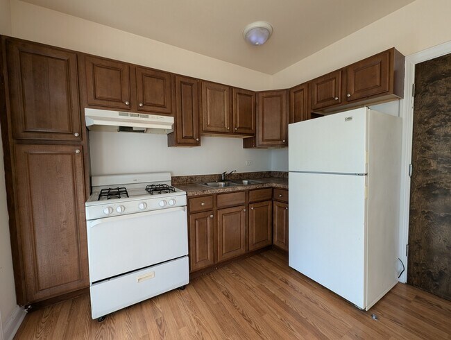 Building Photo - 2600 N Kimball Ave