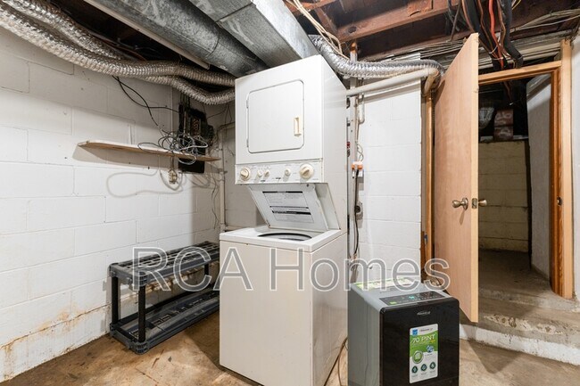 Building Photo - 2435 Shelby St