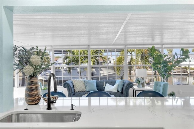 Building Photo - 1015 Spindle Palm Way