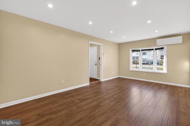 Building Photo - 51 Mecouch Dr