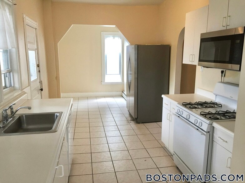 Building Photo - 3 Washburn Terrace