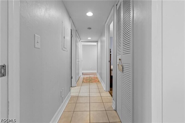 Building Photo - 5665 Trailwinds Dr