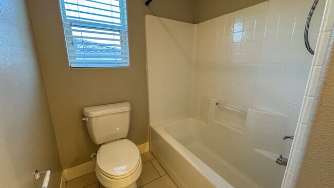 Building Photo - 4-bed, 2.5 bath, 2,498 sq ft home in Mount...