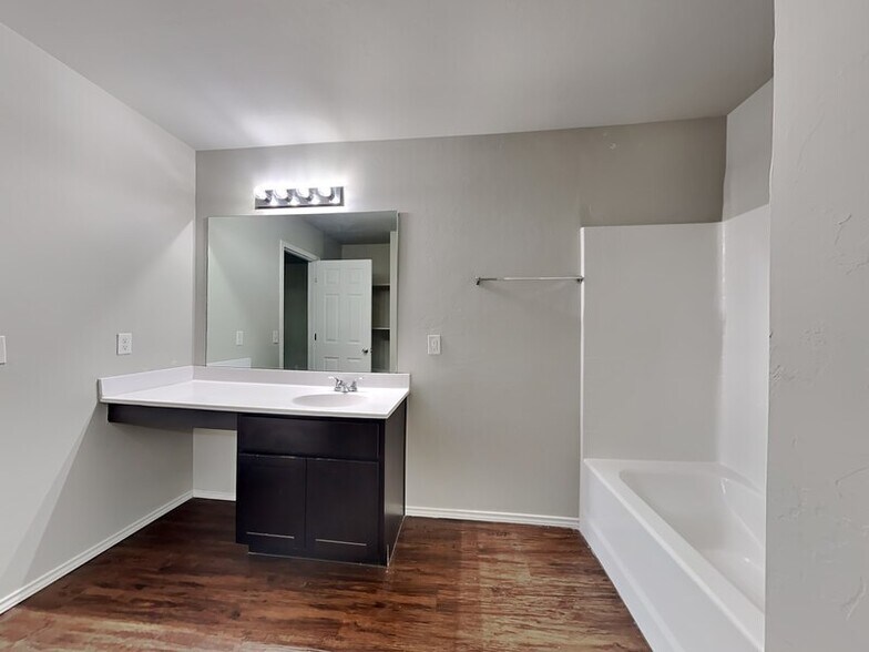 Building Photo - 11545 NW 100th St