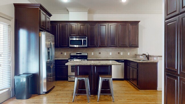 Building Photo - 2540 Prospect St