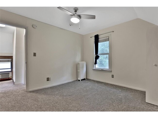 Building Photo - 2122 Temple Ct